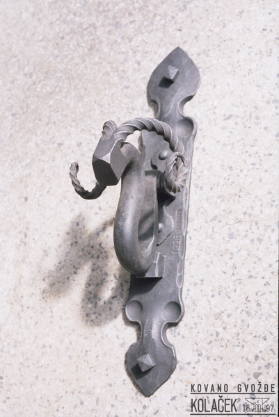 Kovani zvekir — model 9